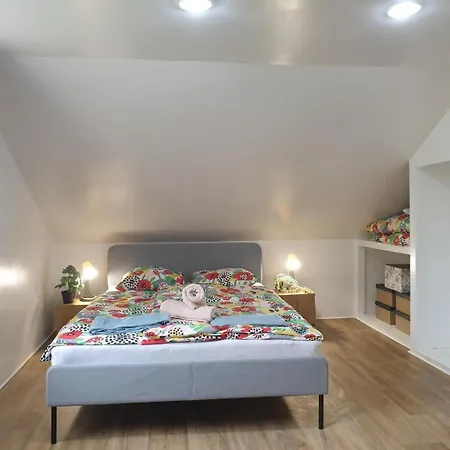 Ostello Hostello Airport - Przytulne Pokoje, Ogrod, Grill, W Pelni Wyposazona Kuchnia Breslavia