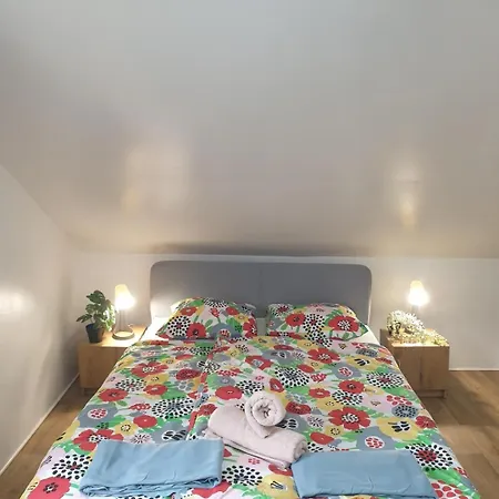 Ostello Hostello Airport - Przytulne Pokoje, Ogrod, Grill, W Pelni Wyposazona Kuchnia *