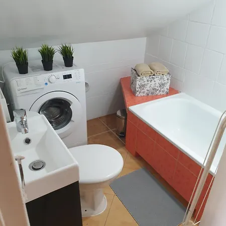 Hostello Airport - Przytulne Pokoje, Ogrod, Grill, W Pelni Wyposazona Kuchnia Ostello Breslavia