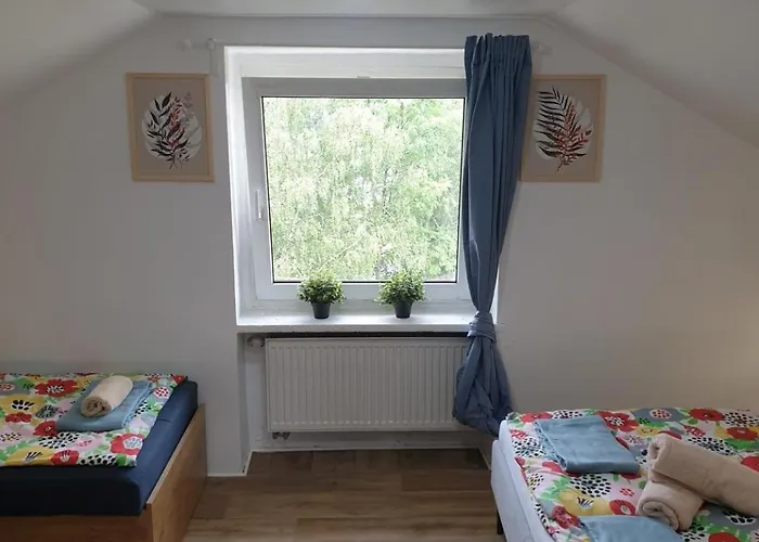 Hostello Airport - Przytulne Pokoje, Ogrod, Grill, W Pelni Wyposazona Kuchnia Vratislav