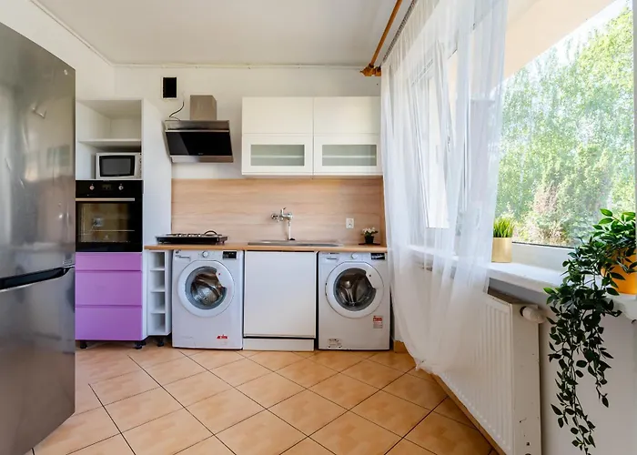 Hostello Airport - Przytulne Pokoje, Ogrod, Grill, W Pelni Wyposazona Kuchnia Vratislav