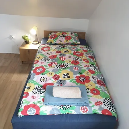 Hostello Airport - Przytulne Pokoje, Ogrod, Grill, W Pelni Wyposazona Kuchnia *