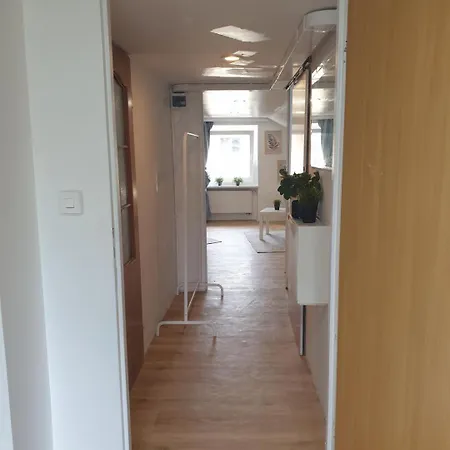 Hostello Airport - Przytulne Pokoje, Ogrod, Grill, W Pelni Wyposazona Kuchnia ヴロツワフ