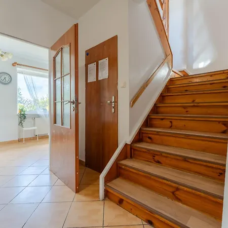 ホステル Hostello Airport - Przytulne Pokoje, Ogrod, Grill, W Pelni Wyposazona Kuchnia ヴロツワフ